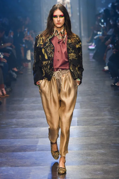 Look 36